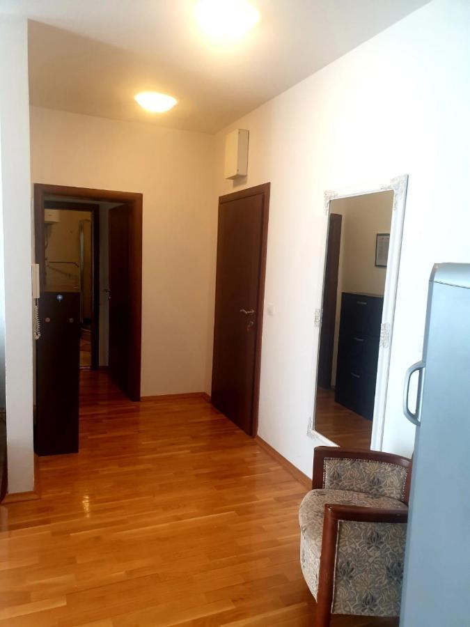 City & Sea Apartments Budva Bilik gambar