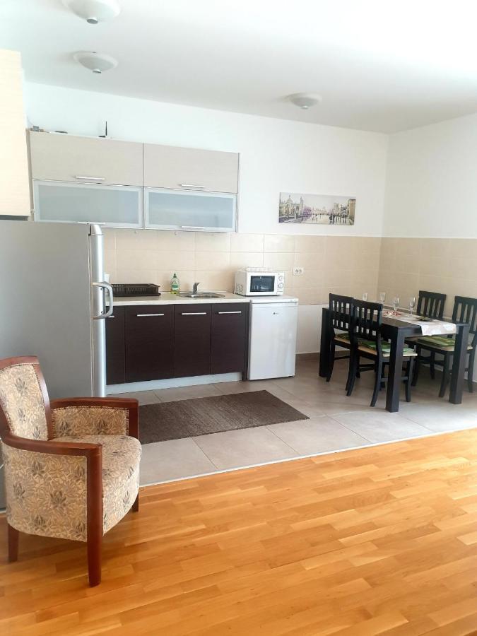 City & Sea Apartments Budva Bilik gambar