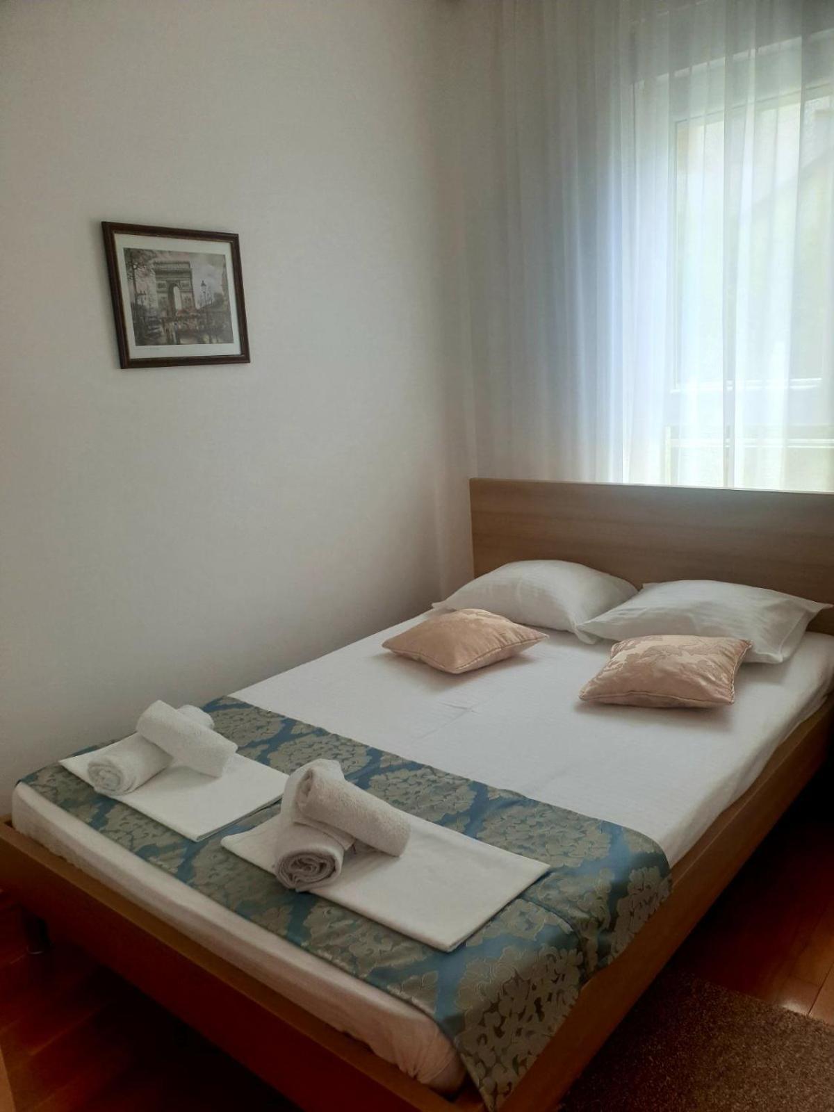 City & Sea Apartments Budva Bilik gambar